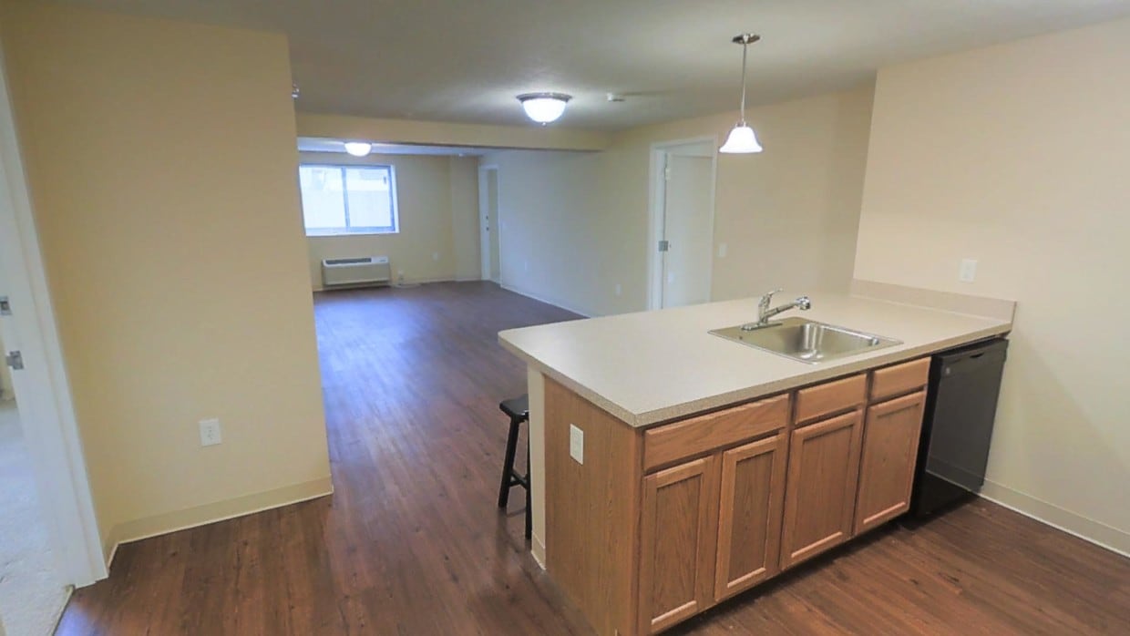 Photo - Riverwalk Commons- Student Housing Apartments