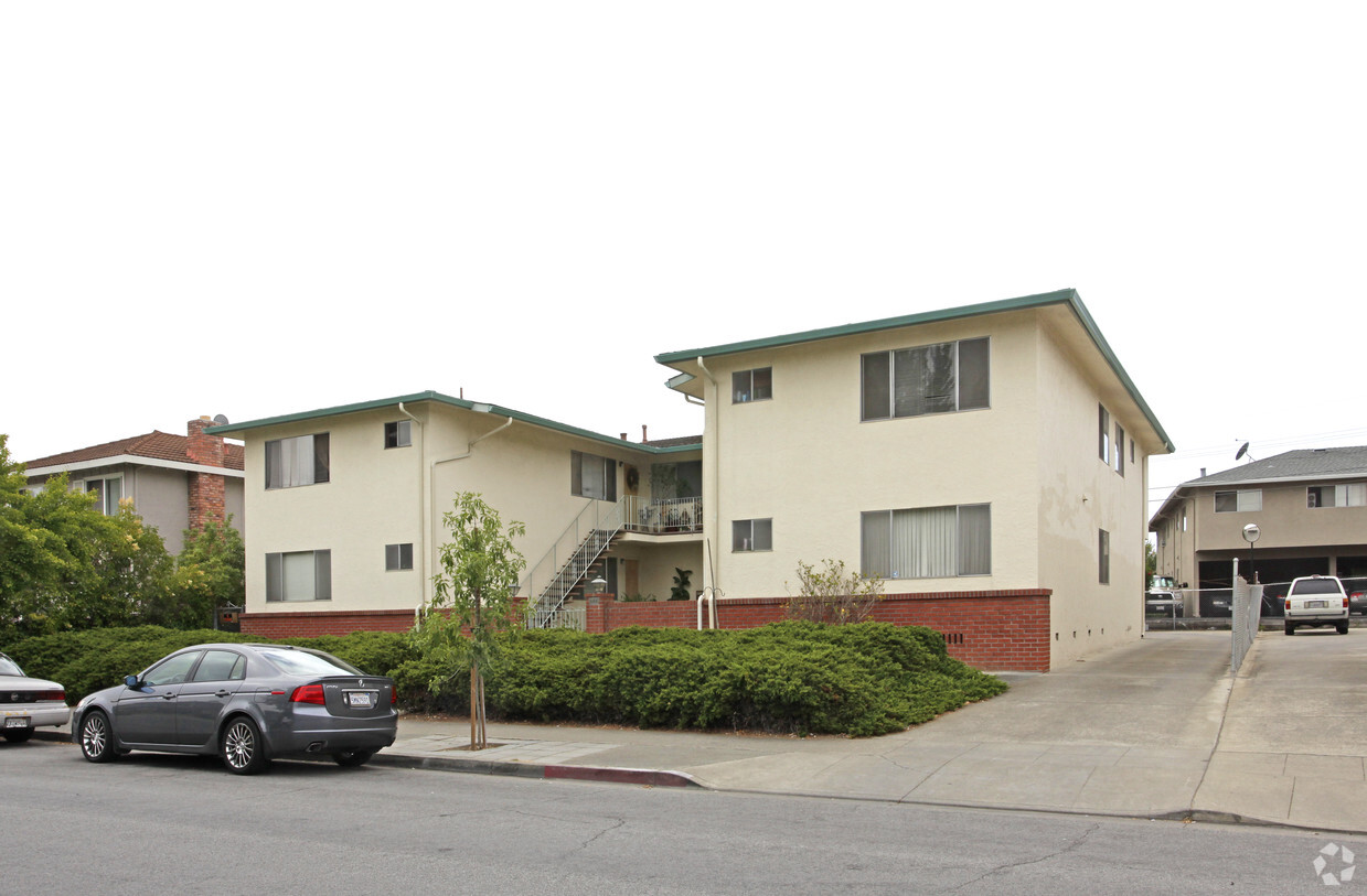 Foto principal - 686 Grand Coulee Ave