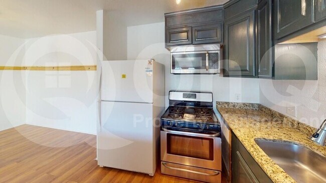Foto del edificio - 812 S Langley Ave