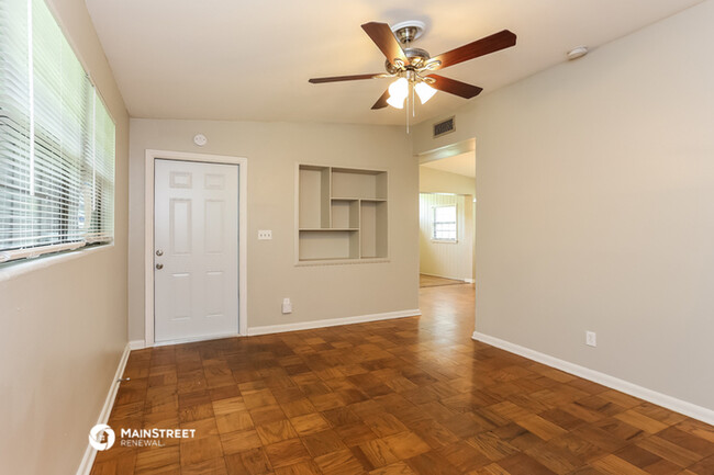 Foto del edificio - 7052 Clovis Rd