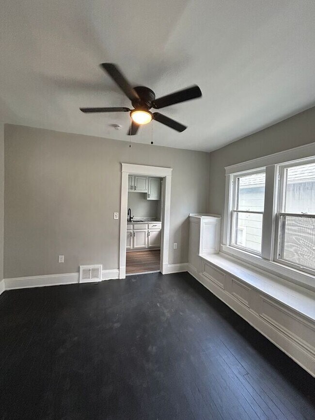 Foto del edificio - Charming 2-bedroom, 1-bathroom house locat...