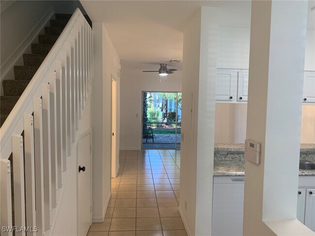 Building Photo - 10034 Poppy Hill Dr
