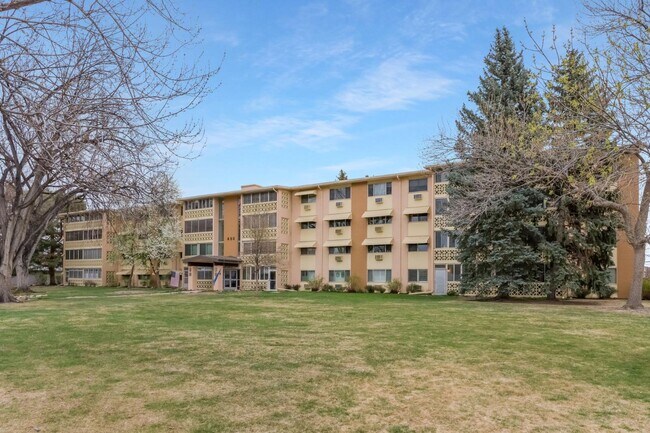 Foto del edificio - 650 S Clinton St