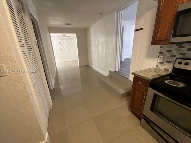 Foto del edificio - 1064 NW 103rd St