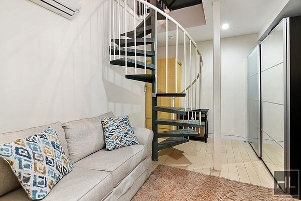 Building Photo - 121 KINGSLAND AVENUE