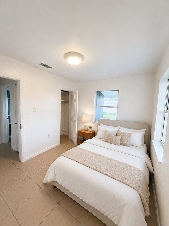 Foto del edificio - 30 Cypress Cir