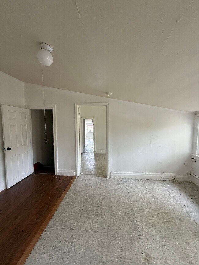 Foto del edificio - 114 Highlawn Ave