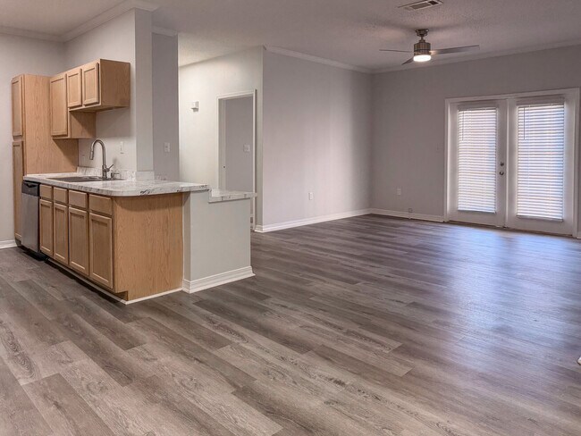 Building Photo - Oxford Point