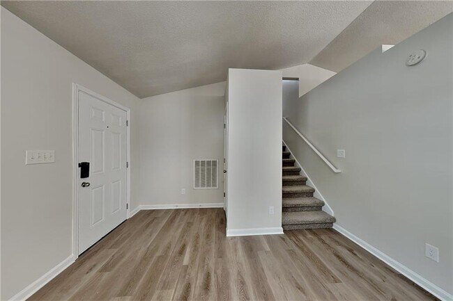Foto del edificio - 217 Remington Ct