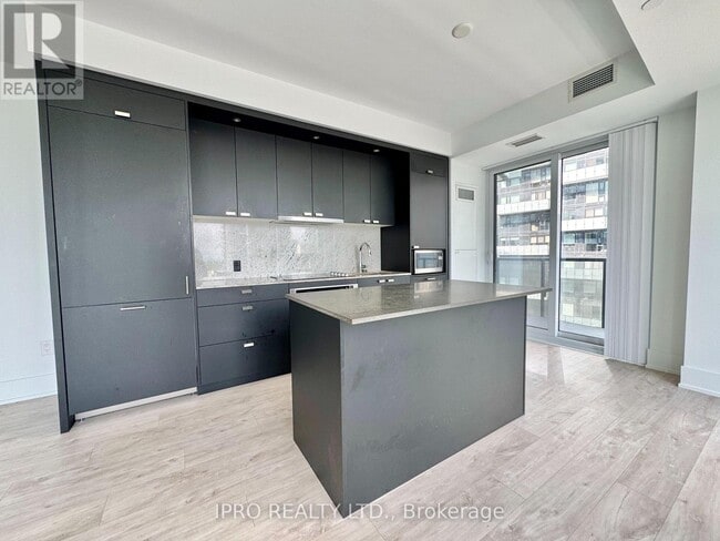 Photo du bâtiment - 480-1480 Front St W
