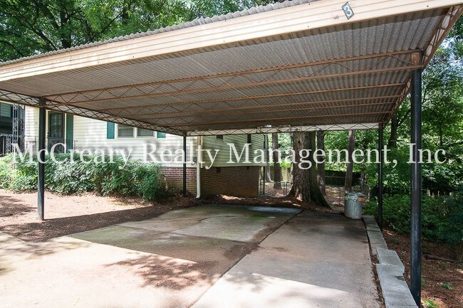 Foto del edificio - 113 Aviation Rd SE