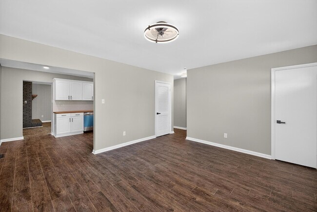 Foto del edificio - 1994 Brynell Dr