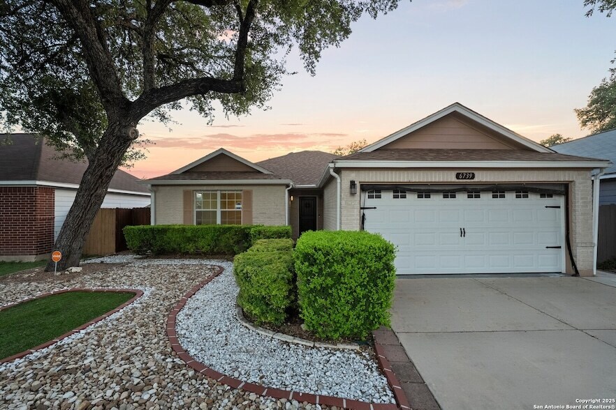Foto principal - 6739 Tezel Bend