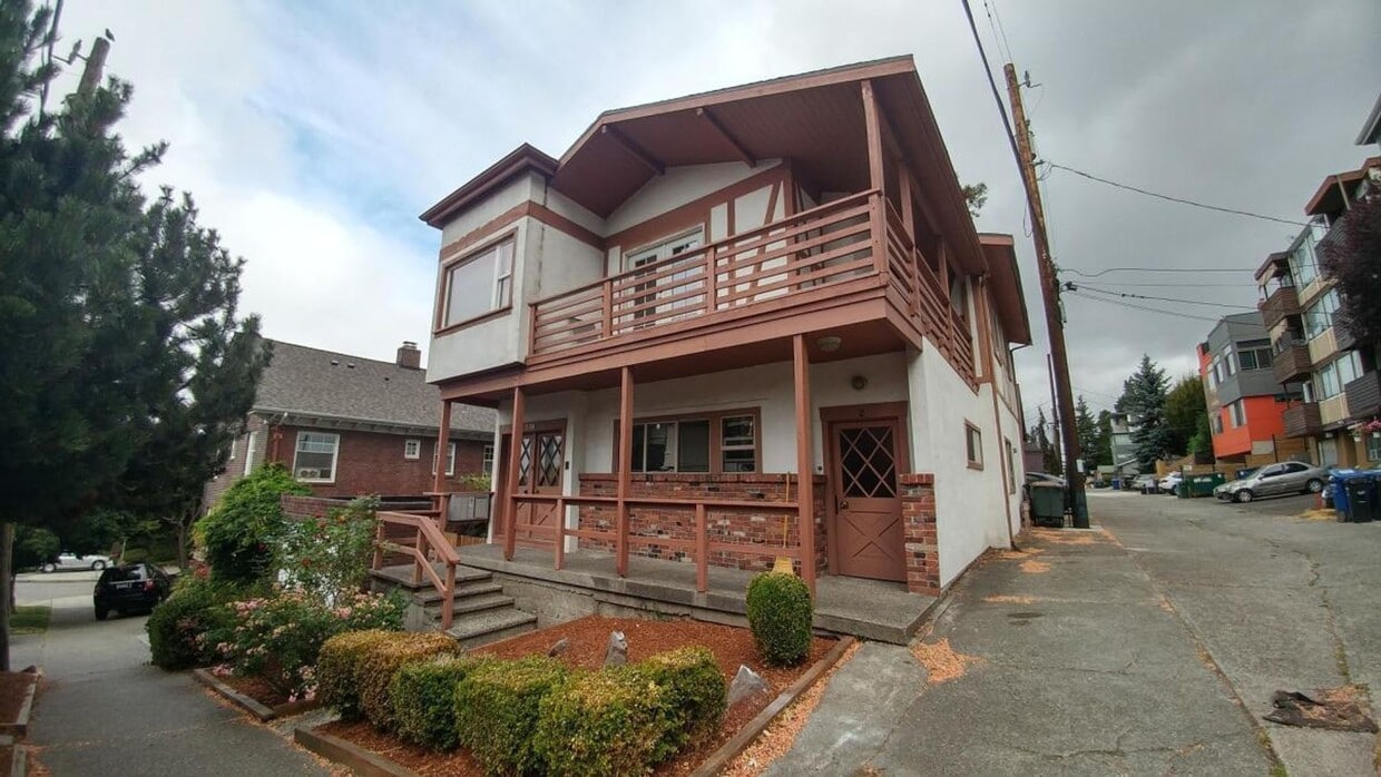 Photo - 258 E Newton St