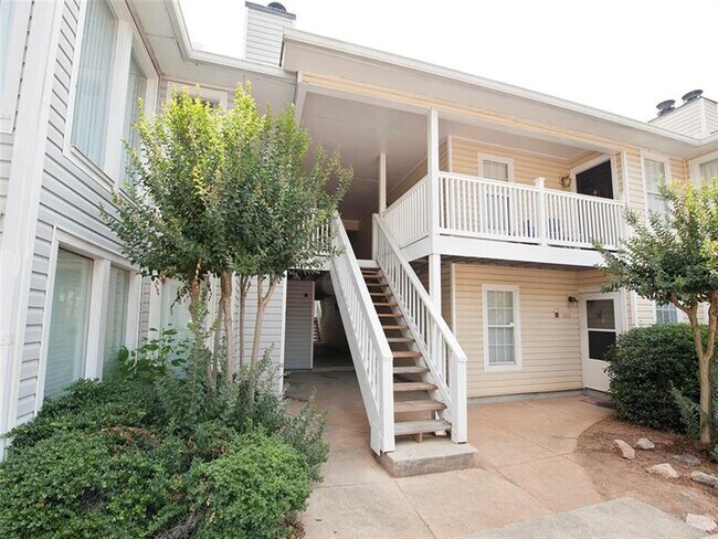Building Photo - 602 Augusta Dr