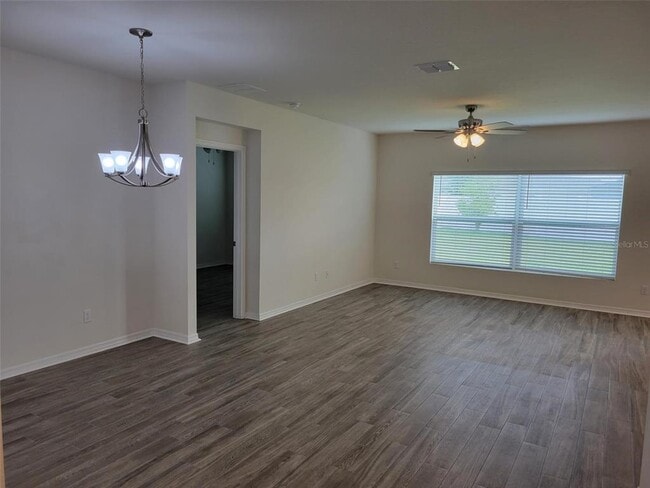 Building Photo - 3935 Fescue St