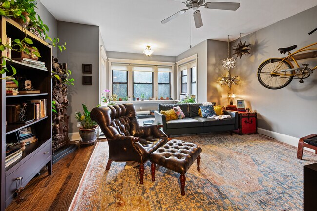 Foto del edificio - 4854 N Albany Ave