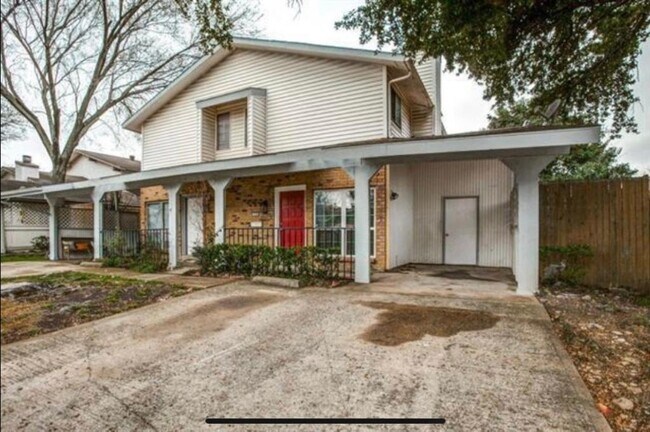 Building Photo - 735 Baruna Cir