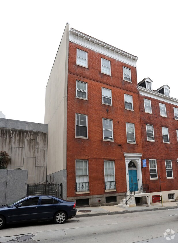 Building Photo - 111 W Mulberry St