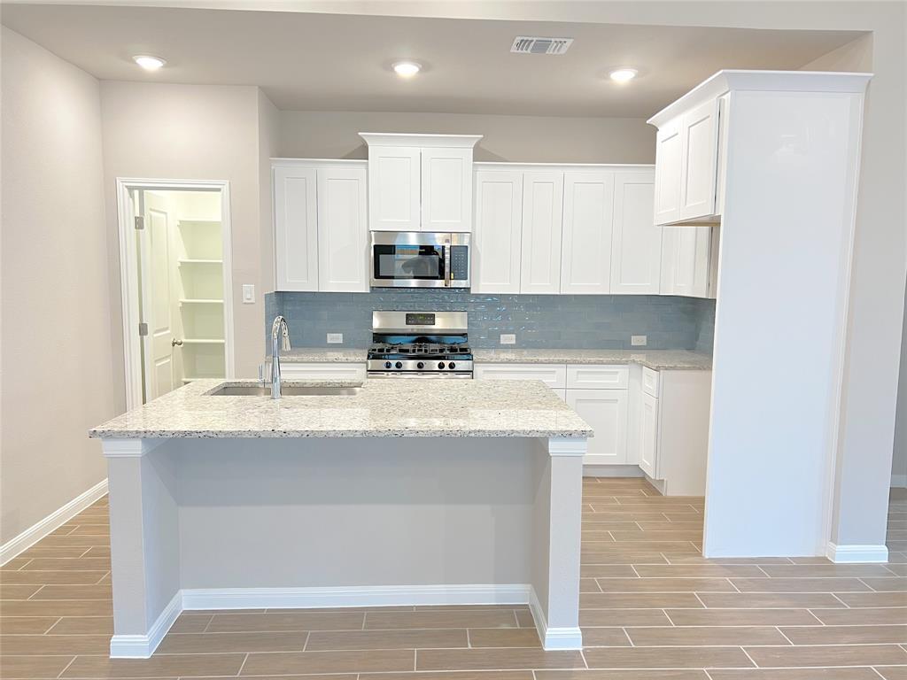 Primary Photo - 208 Comet Pointe Dr