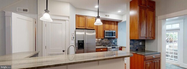 Foto del edificio - 2031 37th St NW