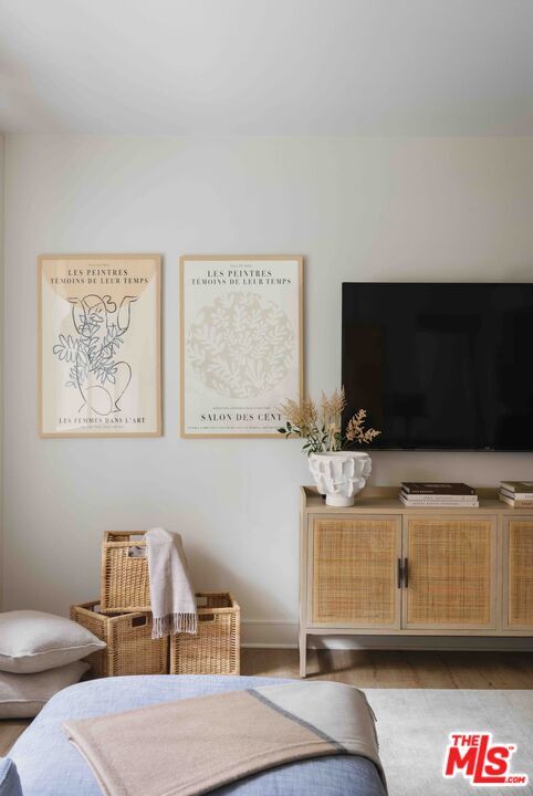 Building Photo - 6030 S Seabluff Dr