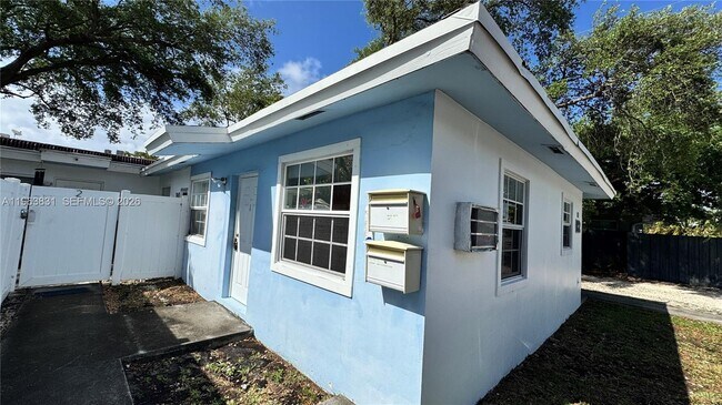 Foto del edificio - 800 SE 15th St