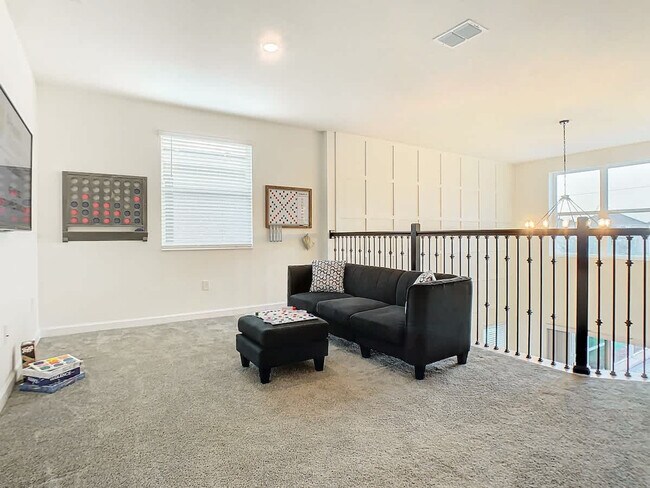 Building Photo - 650 Sticks St