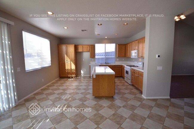 Building Photo - 27125 Calendula St