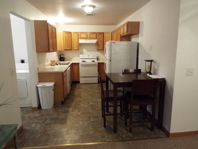 Building Photo - 1215 Sanpat Ln
