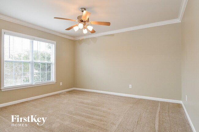 Foto del edificio - 7921 Woodpark Dr