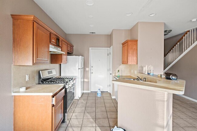 Foto del edificio - 7502 Lazy Creek Dr