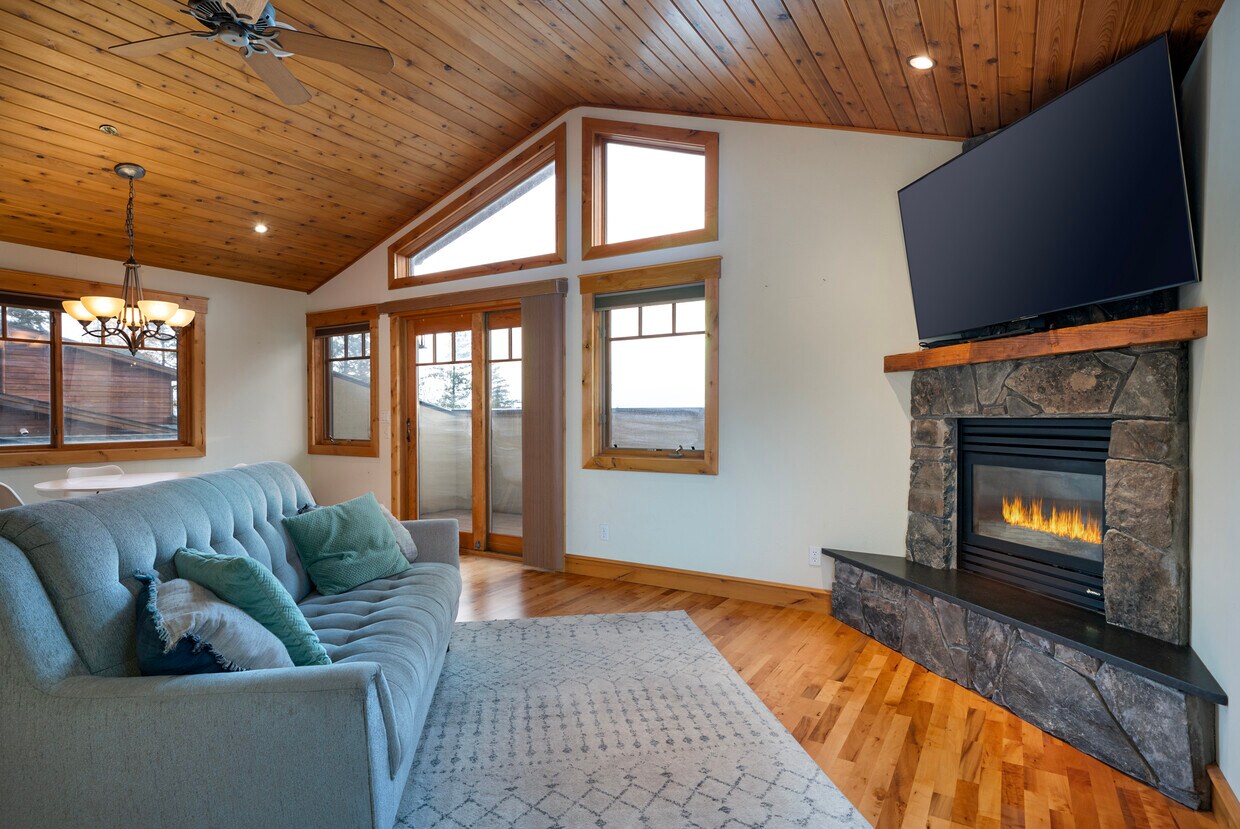 150 Adams St Unit 14, Lakeside, MT 59922 Condo for Rent in Lakeside