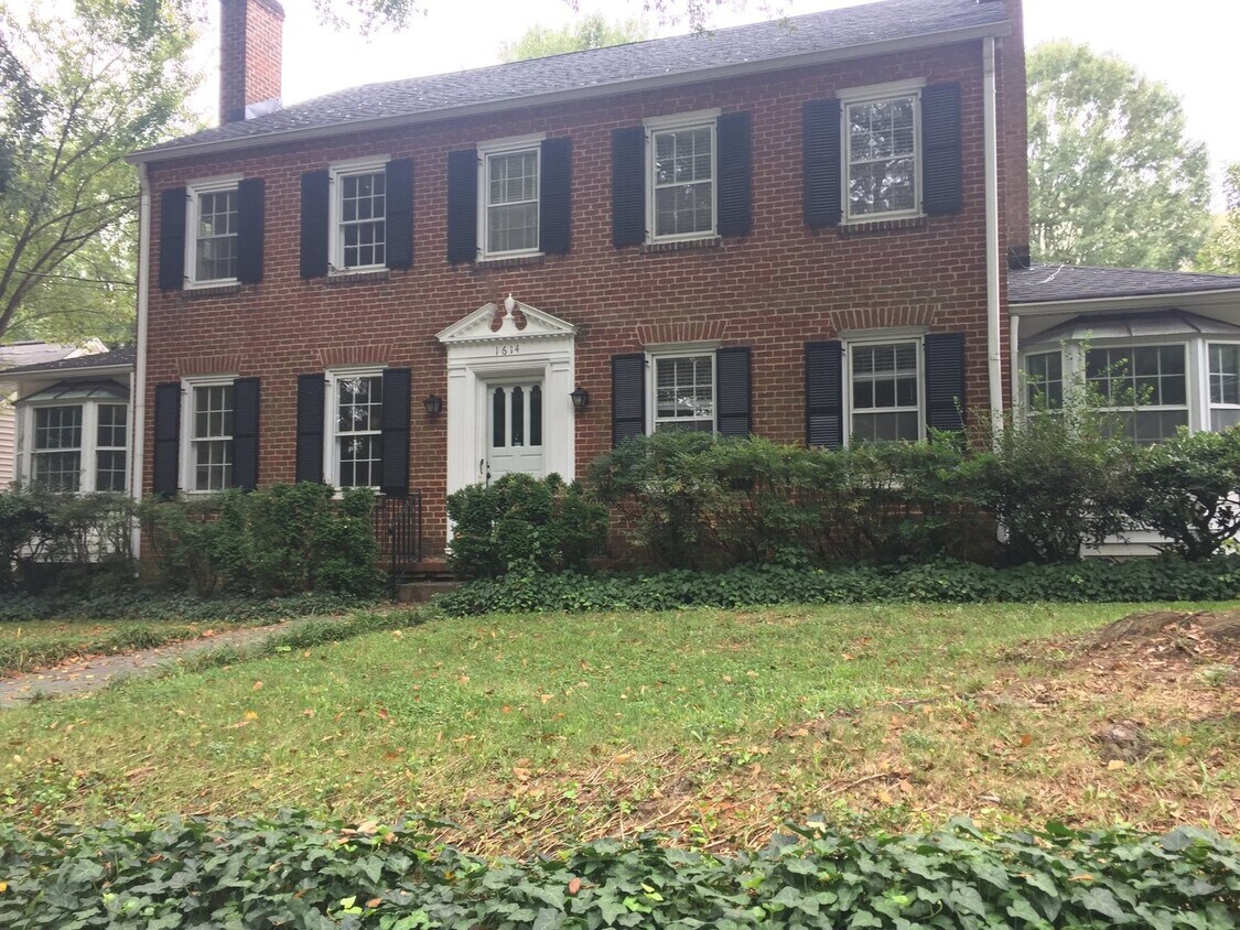 Foto principal - Coming Soon!! 2 Bedroom/ 2 bath Unit! Supe...