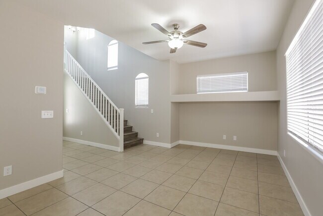 Building Photo - 10890 Avenzano St