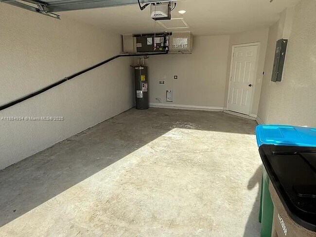 Foto del edificio - 1413 Academy Blvd