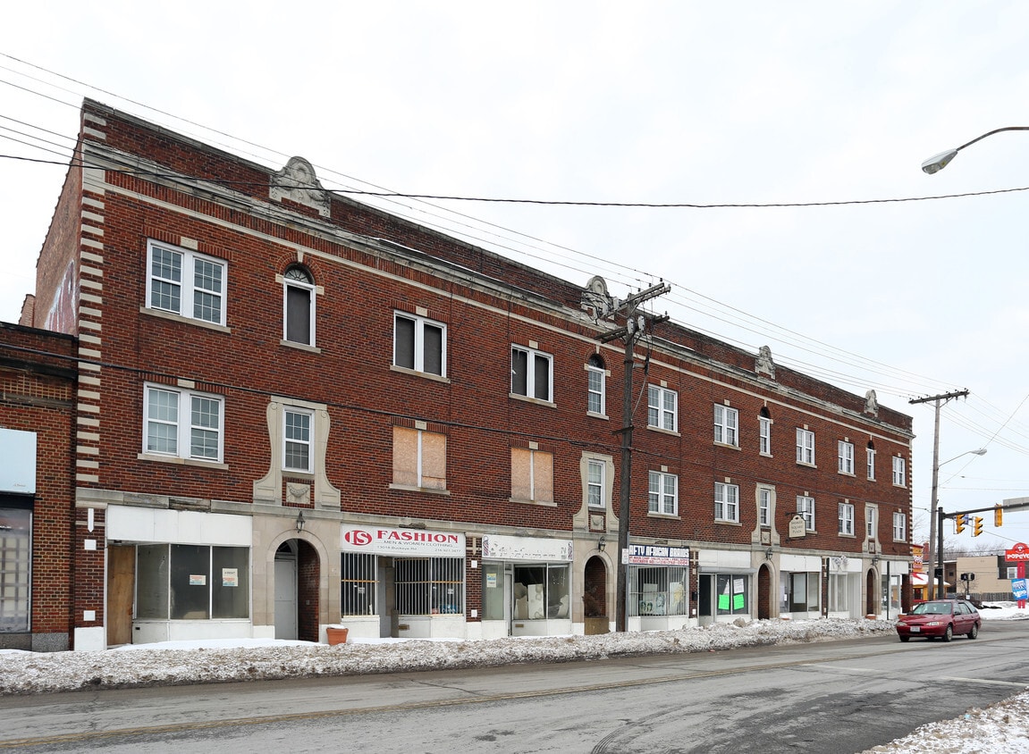 Primary Photo - Buckeye Aparments