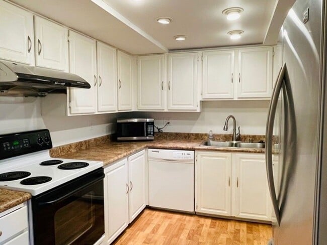Photo - Spacious 2Bd/2Bath Condo located in The Ri...