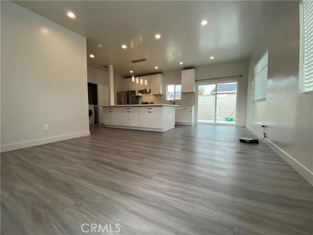 Building Photo - 1653 W Chateau Pl