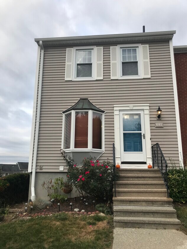 601 Mallard Way Unit 601, Peekskill, NY 10566 Condo for Rent in