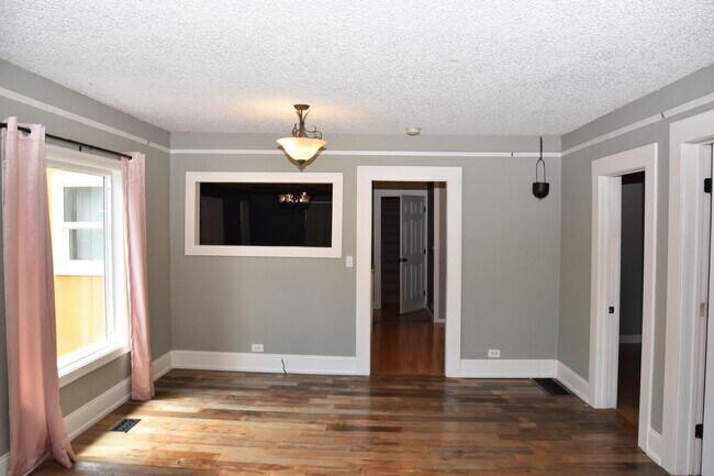 Foto del edificio - Charming Lincoln District 3 Bedroom 2 Bath...