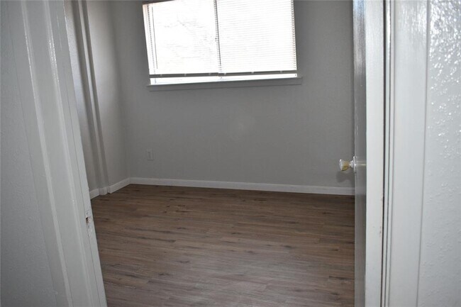 Building Photo - 7139 Chasewood Dr