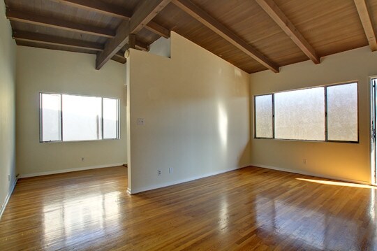 Sala de estar - 2430 20th St