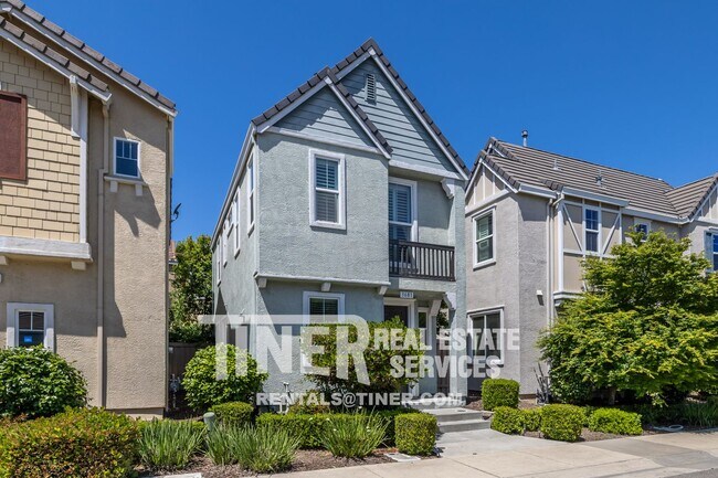 Foto del edificio - Beautiful 3 bedroom Natomas home!