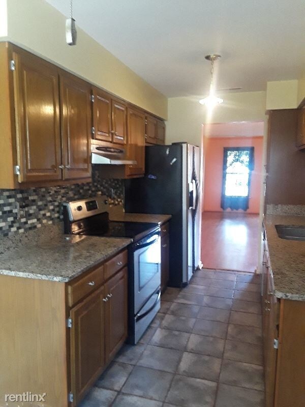 Building Photo - 3 br, 2 bath Townhome - 311 Gambrill Ct