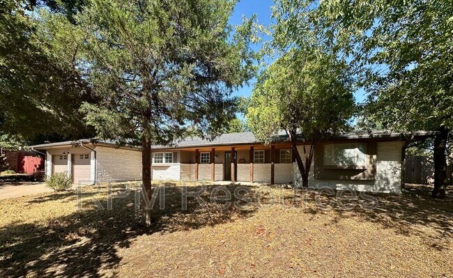 Foto del edificio - 2820 N McMillan Ave