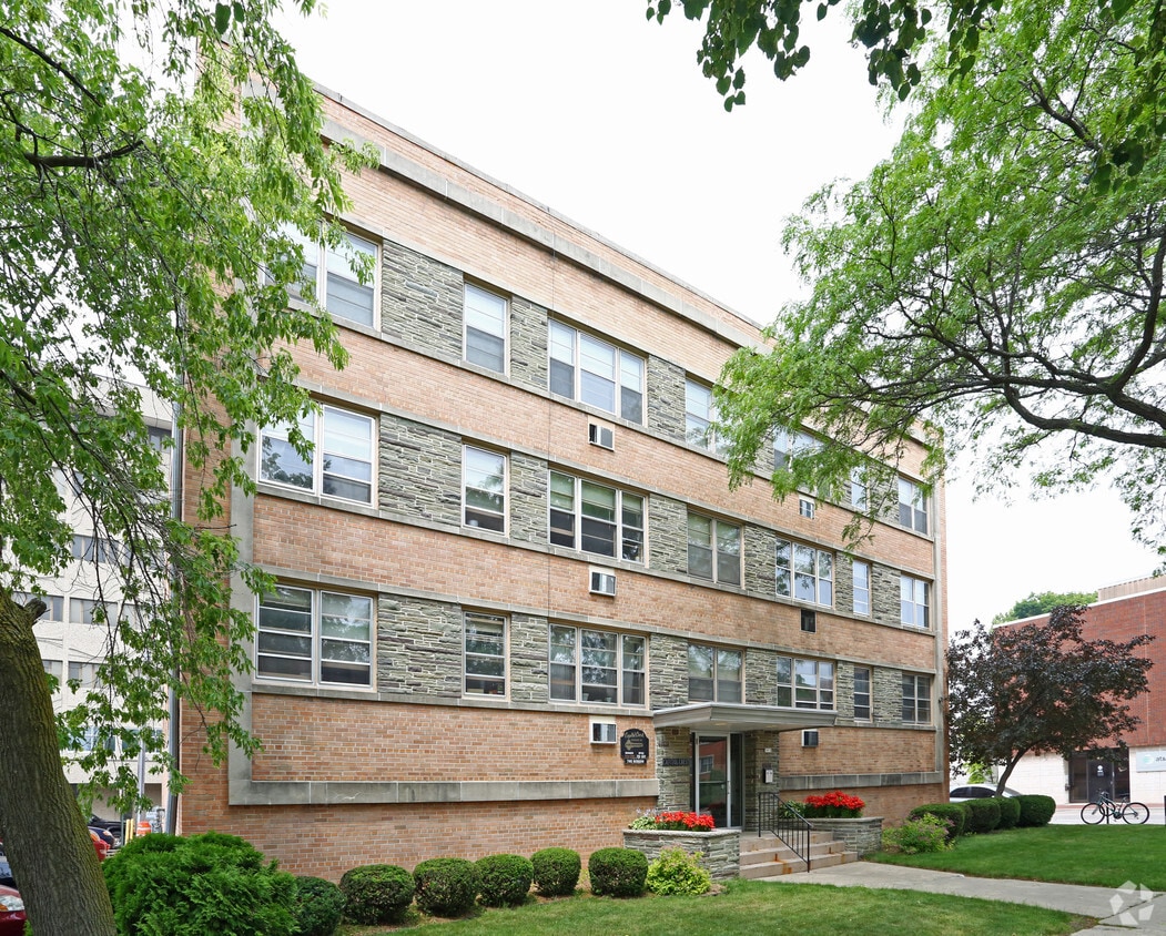 Primary Photo - Capitol Crest / Cramer