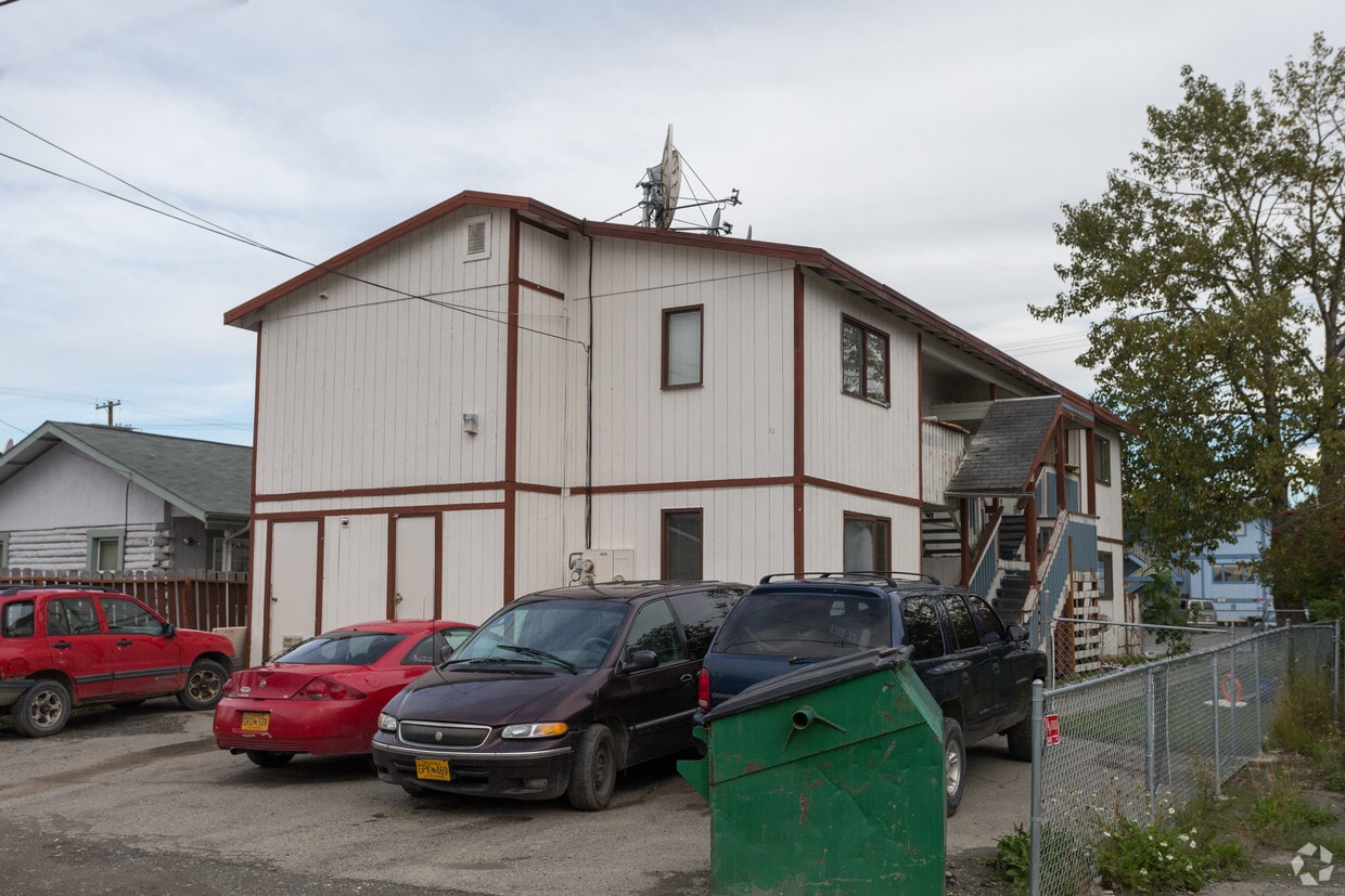 Primary Photo - 218 N Park St