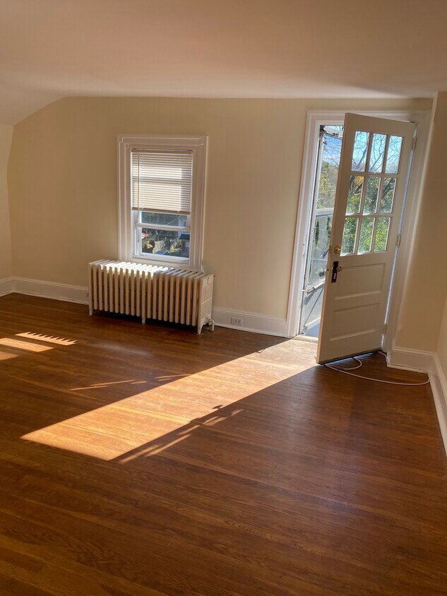 143 Cricket Ave Unit 3, Ardmore, PA 19003 Apartments in Ardmore, PA