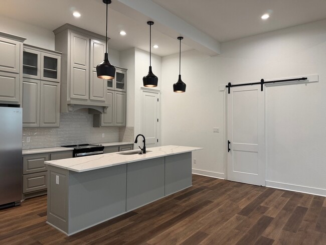 Building Photo - 5041 Mooney Fls Dr